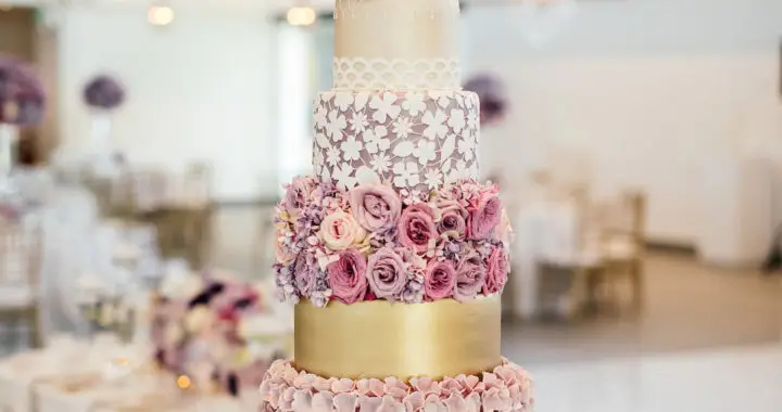 CAKES BY WADE